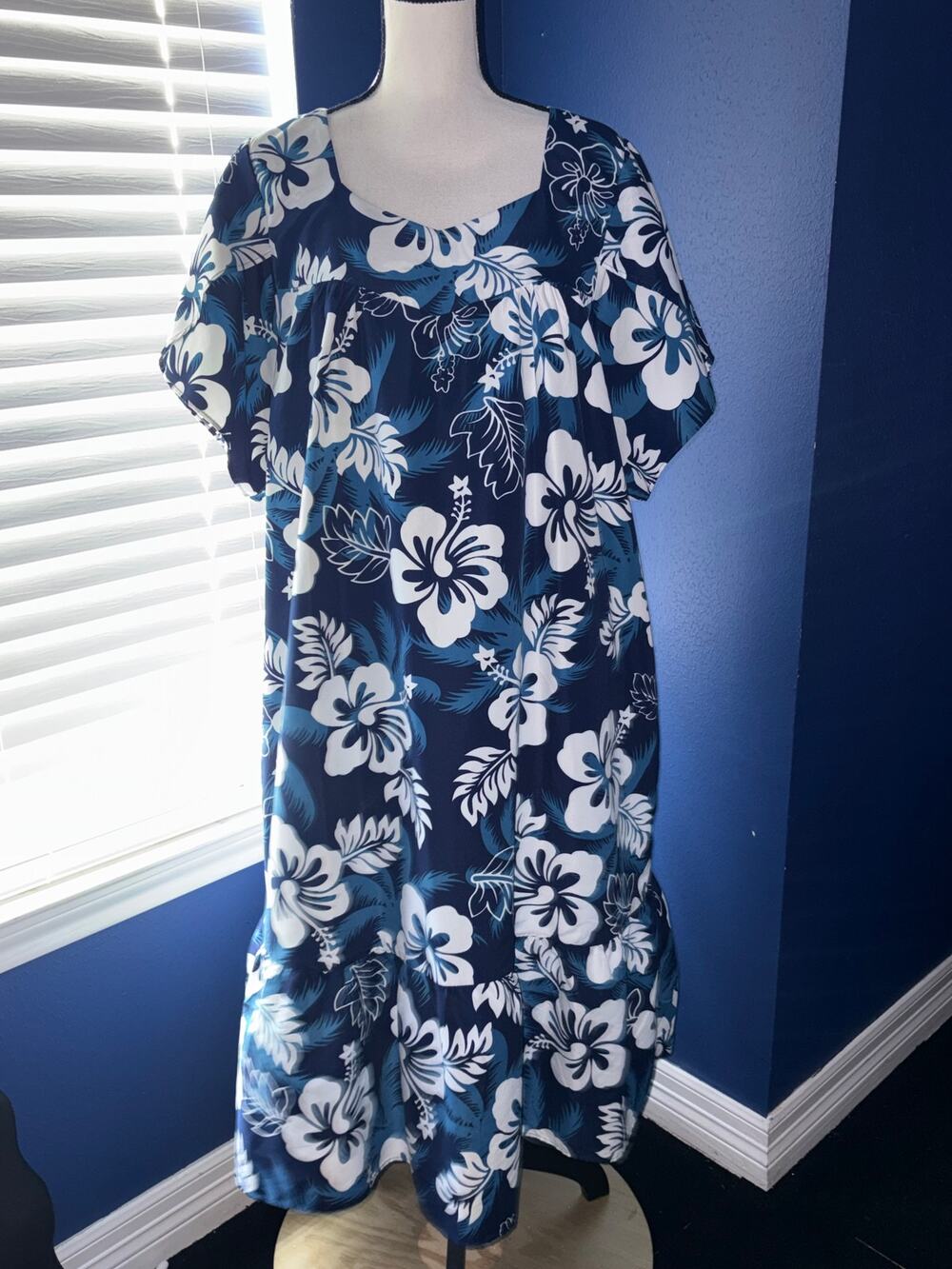 Ali‘i Fashions Hawaii Blue Hibiscus Floral Dress – OSFM – EUC